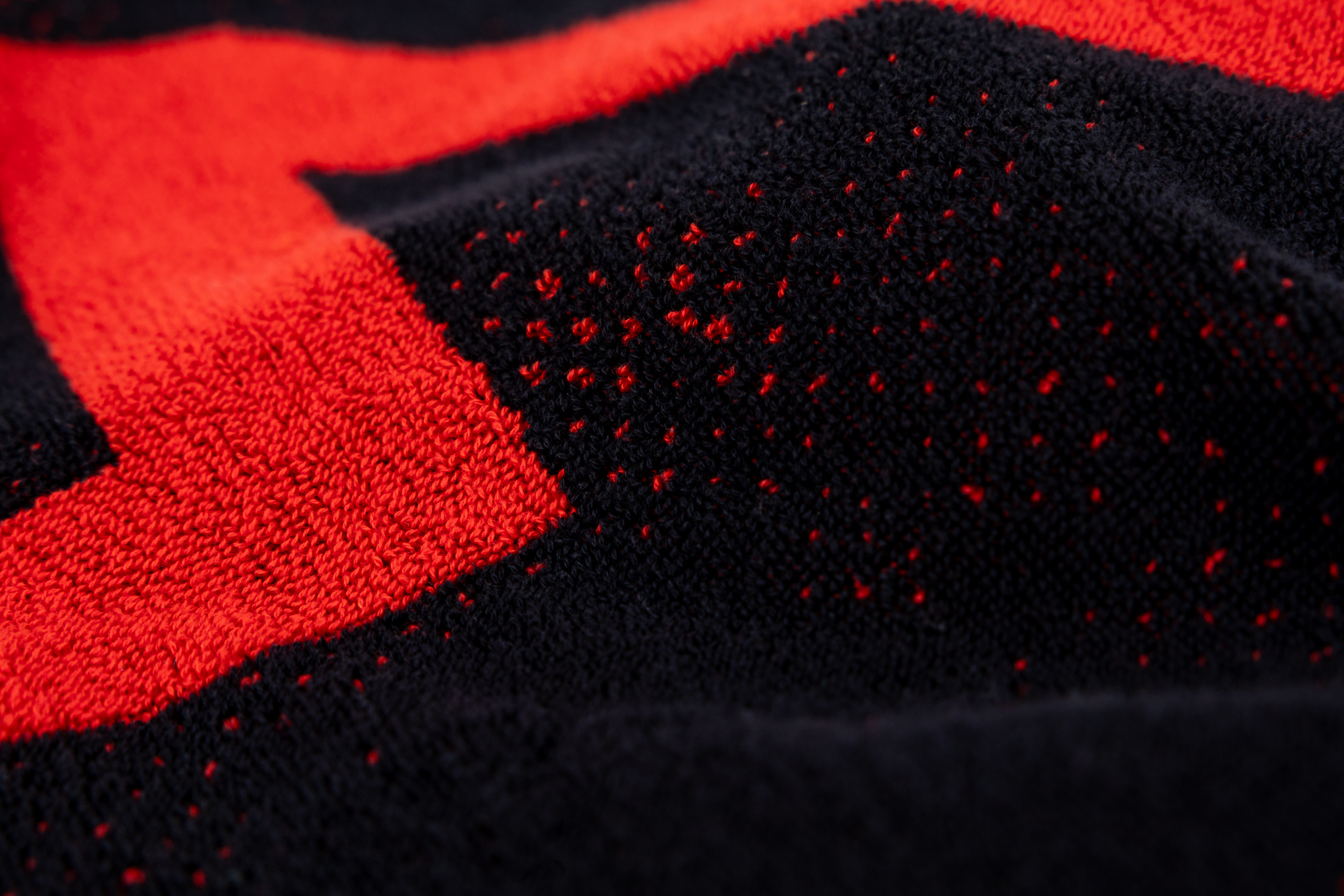 Andro Serviette NUZN M noir/rouge